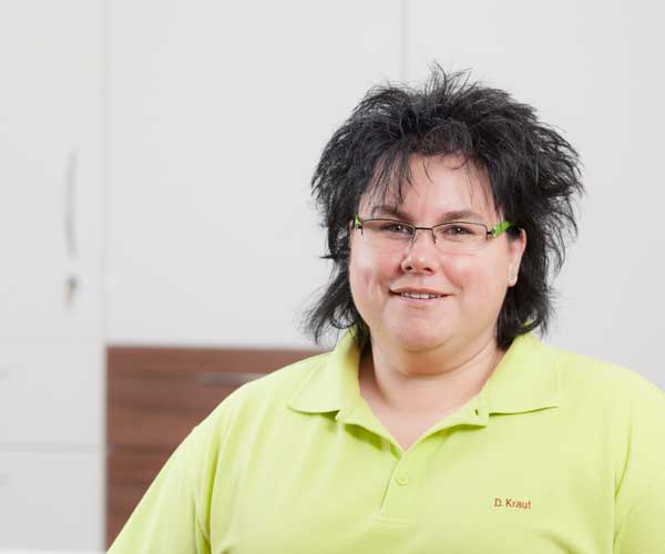 Frau Daniela Kraut